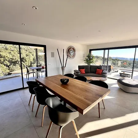 Neuve D'exception 6ch Piscine コンカ