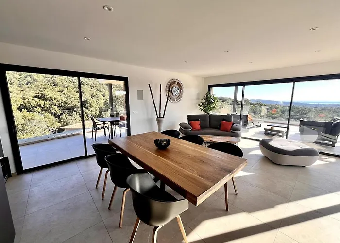 Neuve D'exception 6ch Piscine コンカ